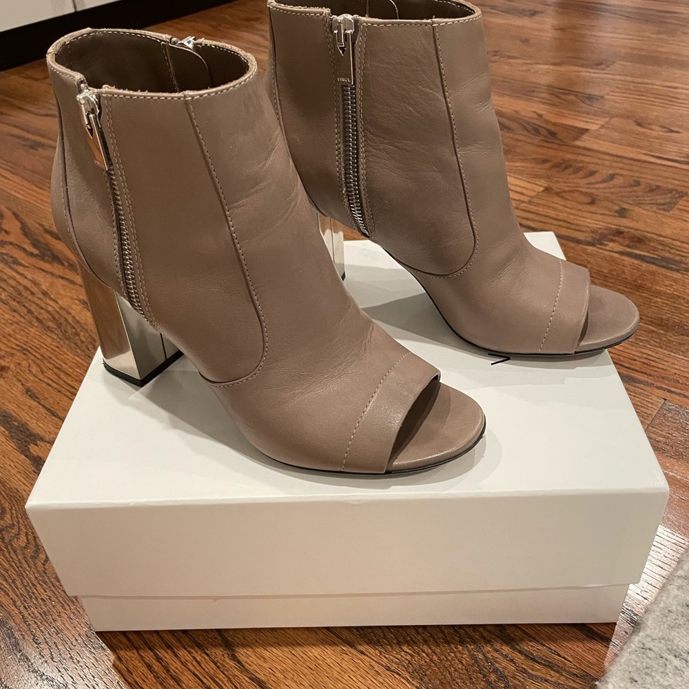 Vince Grey Leather Bootie size 7
